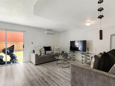 532 NW 11th St, Miami, FL, 33136