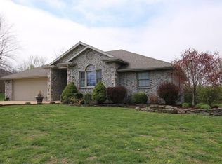 1405 N Stonegate Dr, Mountain Grove, MO 65711