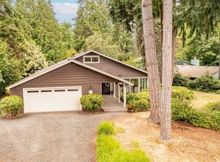 10761 Bill Point Cres NE, Bainbridge Island, WA 98110