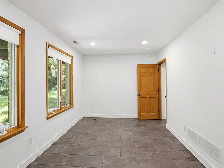 7767 Shawnee Run Rd — Photo 33