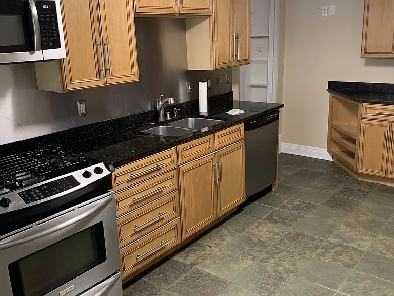 347 S Upper St — Photo 11