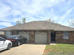 21 Lombardy Pl, Clinton, OK 73601