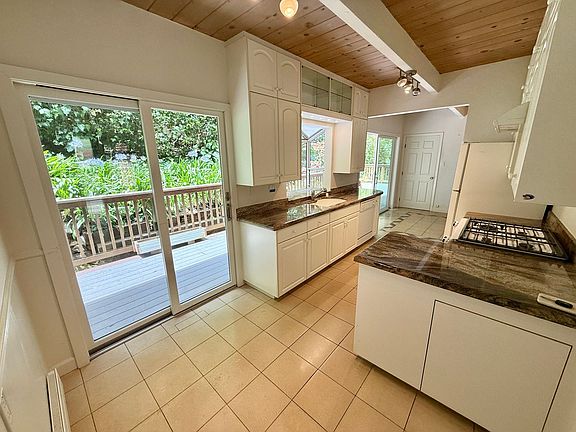 3rd image of 504 Barone Ln #504