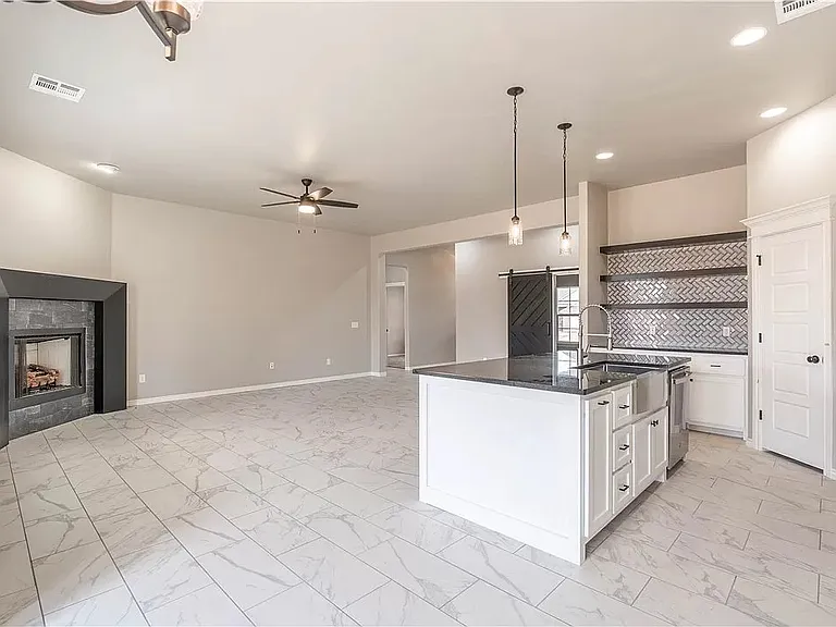 9201 SW 44th Ter — Photo 4