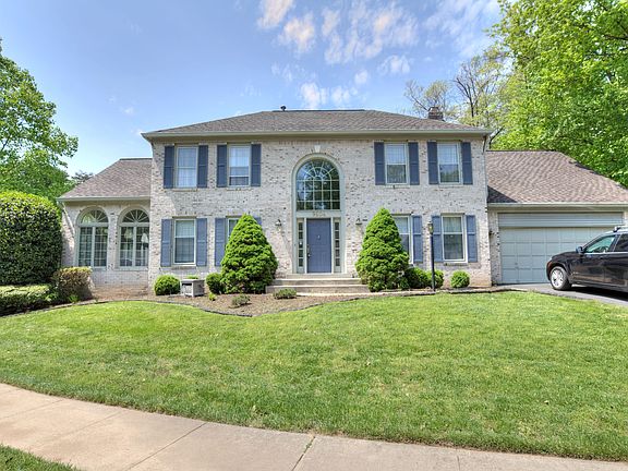 2nd image of 9604 Jenny Ln