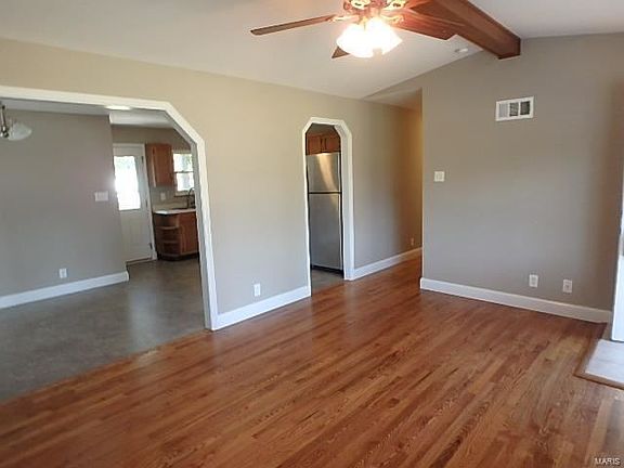 3rd image of 2340 Oriole Dr