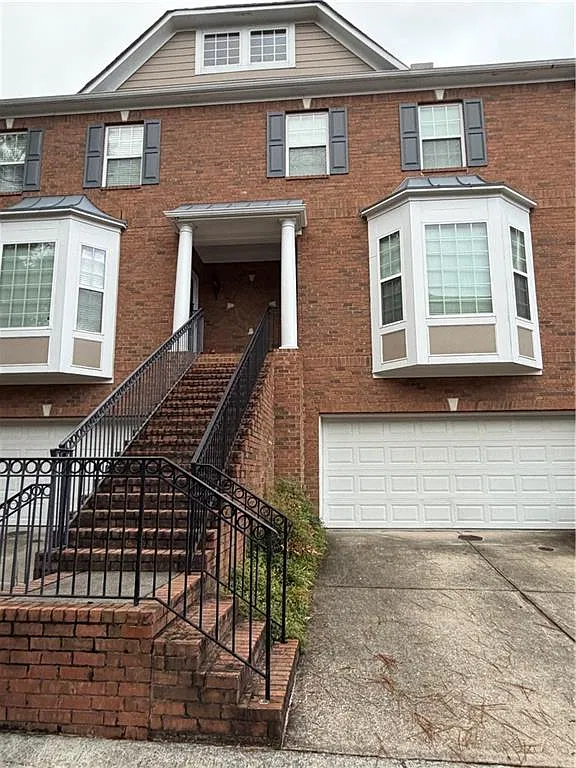 4 bed, 2.5 bath, 1874 sqft, $2,700 — Photo 2