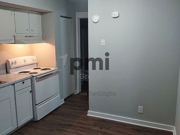 5th image of 465 E Main St #4