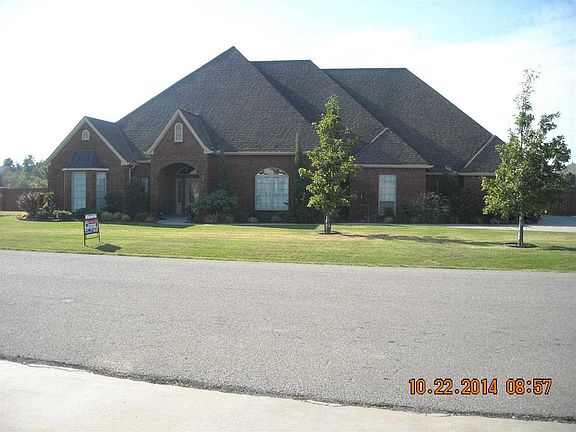 3rd image of 24 NW Lakewood Dr