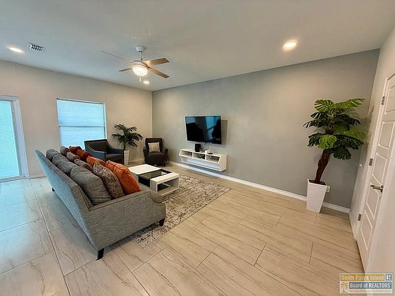 4th image of 318 McFadden Dr #16