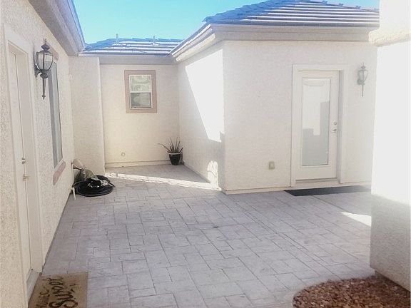 5th image of 2582 Youngtown Ave