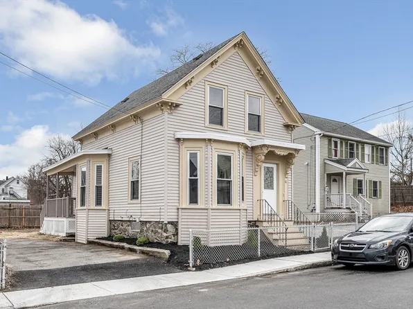 16 Bachelder St, Lowell, MA 01854