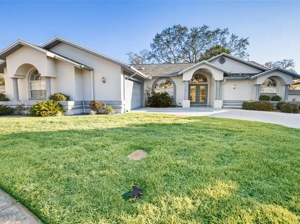 9208 Water Hazard Dr, Hudson, FL 34667