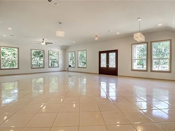 5th image of 114 Lantana Ln