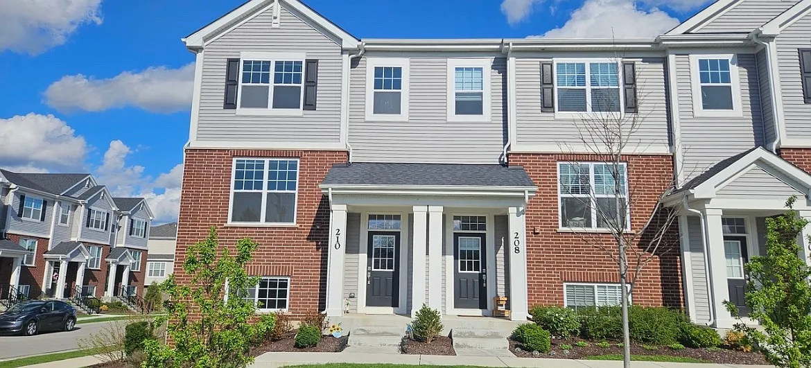 3 bed, 2.5 bath, 1757 sqft, $3,100 — Photo 1