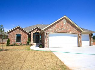 3816 Saint Augustine St, Mustang, OK 73064
