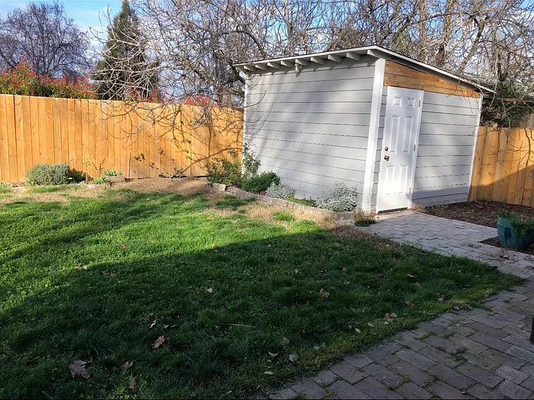 1132 Murray Ave — Photo 3