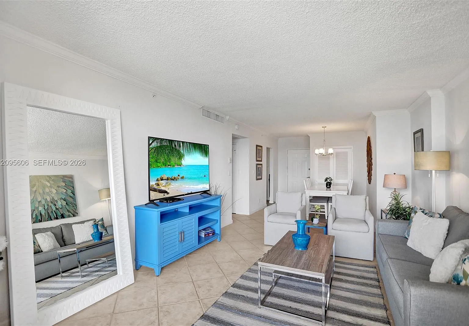 Wave Condo — Photo 2