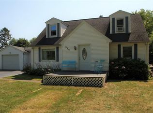 990 Gravel Rd, Webster, NY 14580