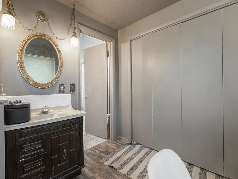 721 N Water Ave — Photo 13