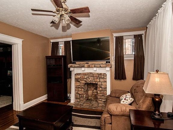 3rd image of 2552 Indian Mound Ave