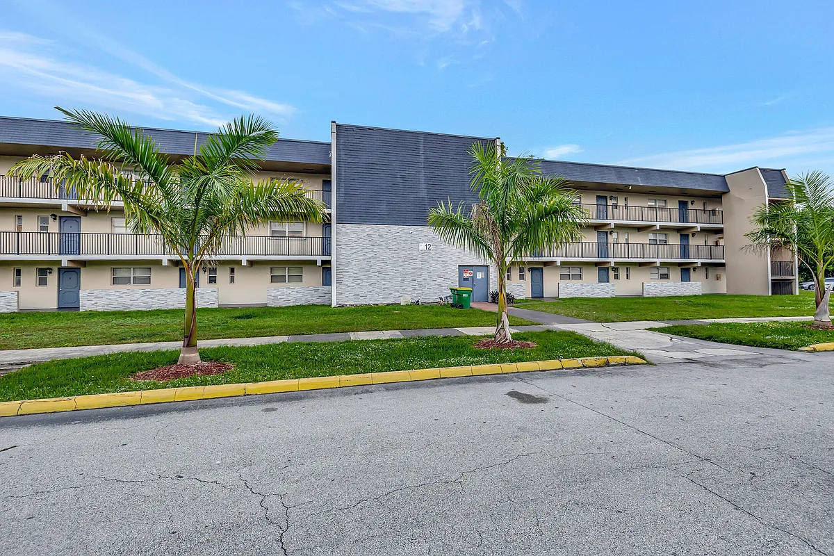Building Photo - 7820 Colony Cir S #109