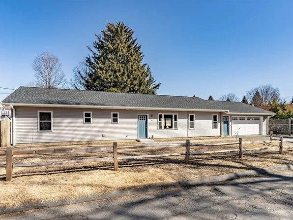 20 Ormond Dr, Northampton, MA 01062