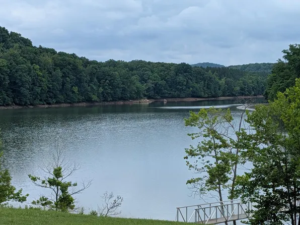 55 Blazing Ridge Dr, Pittsville, VA 24139
