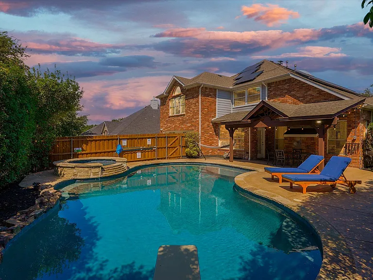 2410 Shorewood Ct — Photo 43
