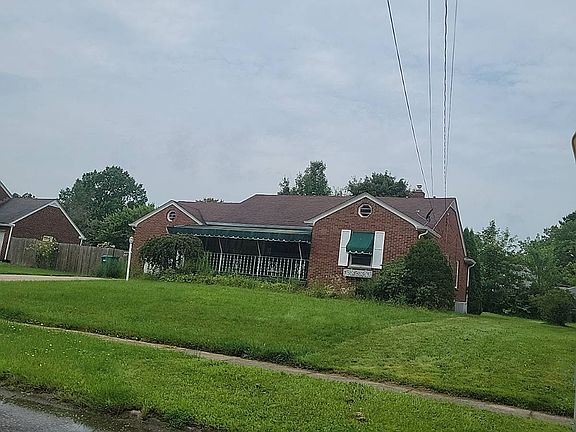 2nd image of 252 Rosemont Ave