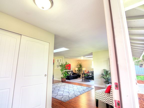 4th image of 20401 50th Ave E