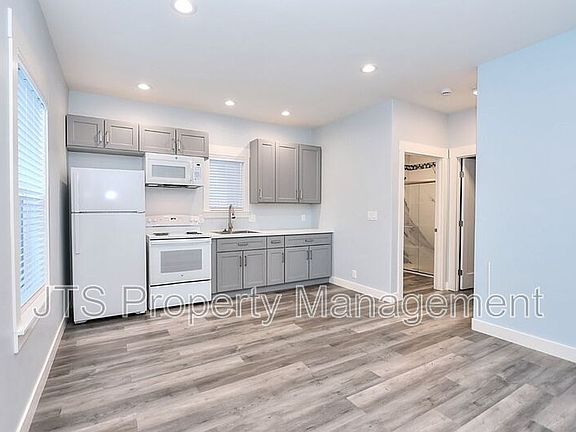 4th image of 3324 24th St