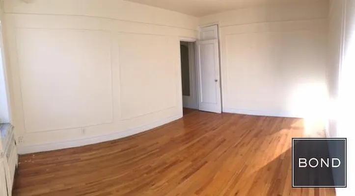 Rented by Bond New York | media 23