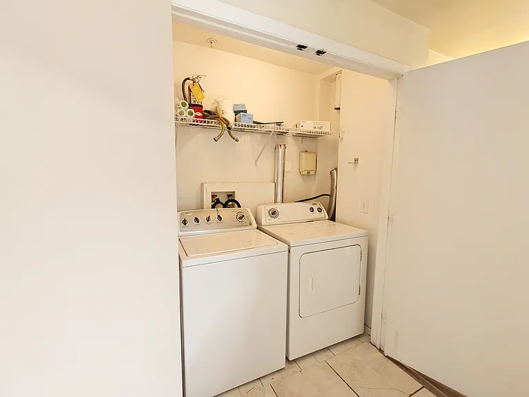 4000 SW 23rd St #B — Photo 10