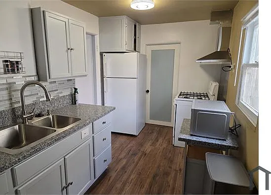 8703 Baring Cross St — Photo 15