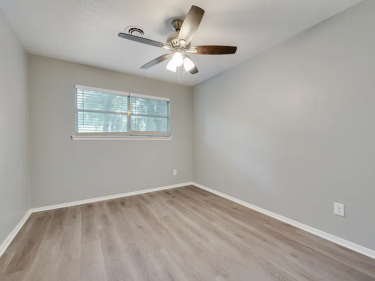 113 N Wisteria St — Photo 18