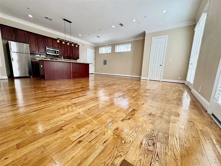 314 W Bell St #201 — Photo 14