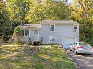 11 Sheasby Rd, Ansonia, CT 06401