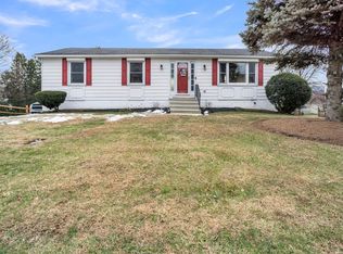 32 Maywood Ave, Sinking Spring, PA 19608
