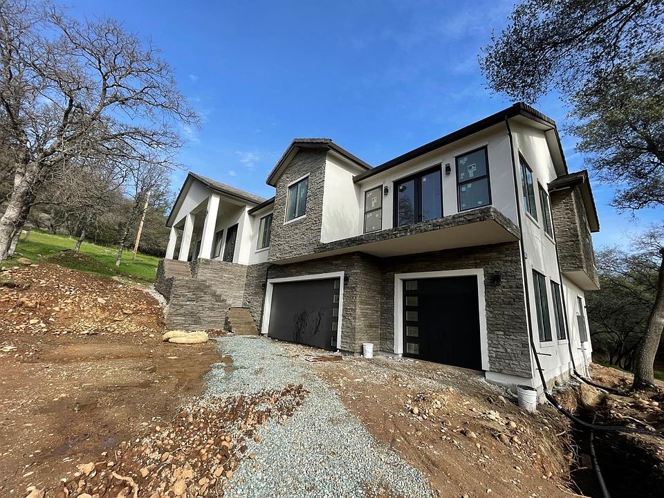 2nd image of 720 Deerbrooke Trl