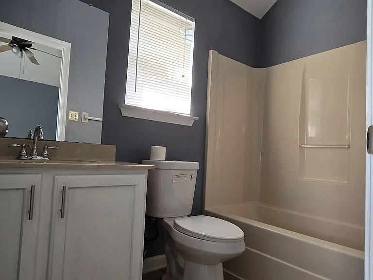 5451 Sungrove Cir N — Photo 2