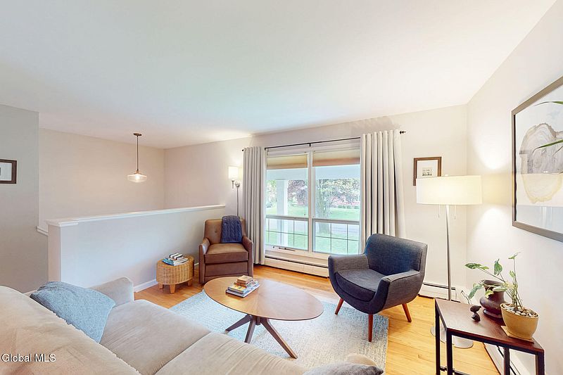 4th image of 59 Brookview Avenue