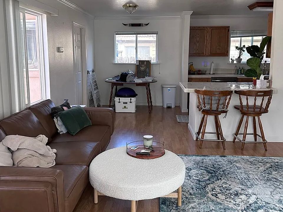 1st image of 3019 Wall St