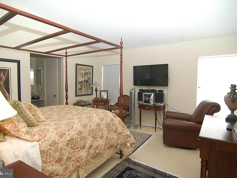 123 Lazy Hollow Dr — Photo 11