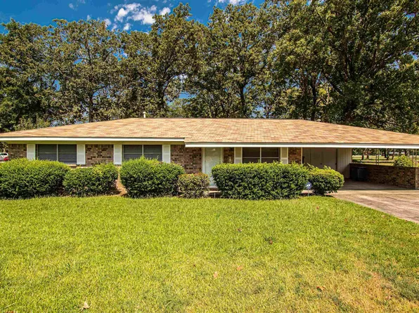 303 E Busbee St, East Camden, AR 71701