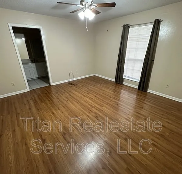 413 Woodvale Ave — Photo 7
