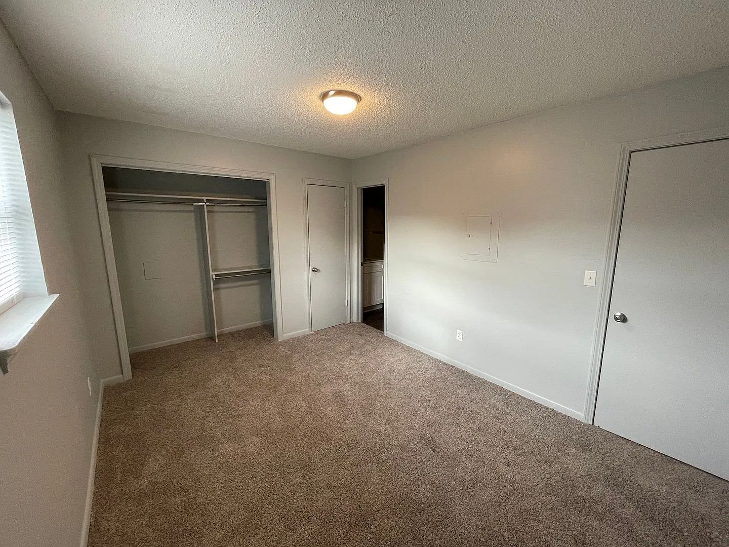 Fully renovated. New owner. Improved property. — Photo 2