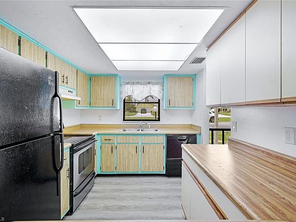 4th image of 27670 S View Dr APT 136