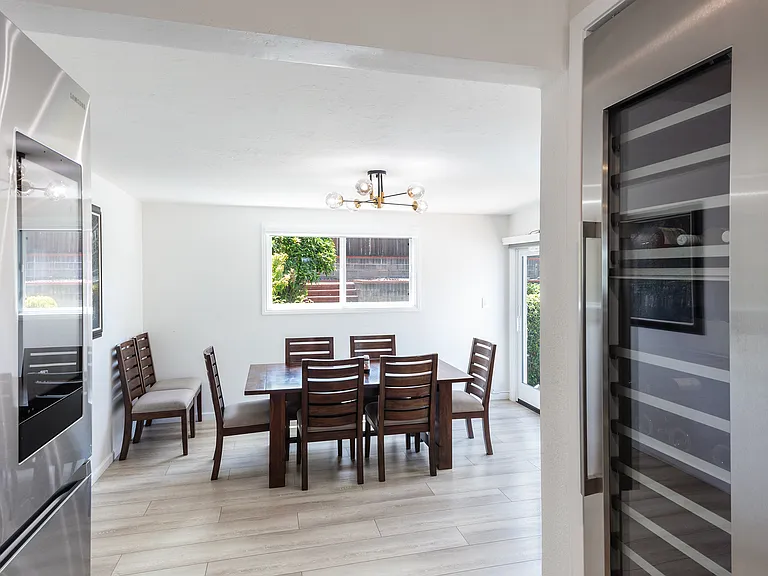 460 Valverde Dr — Photo 5