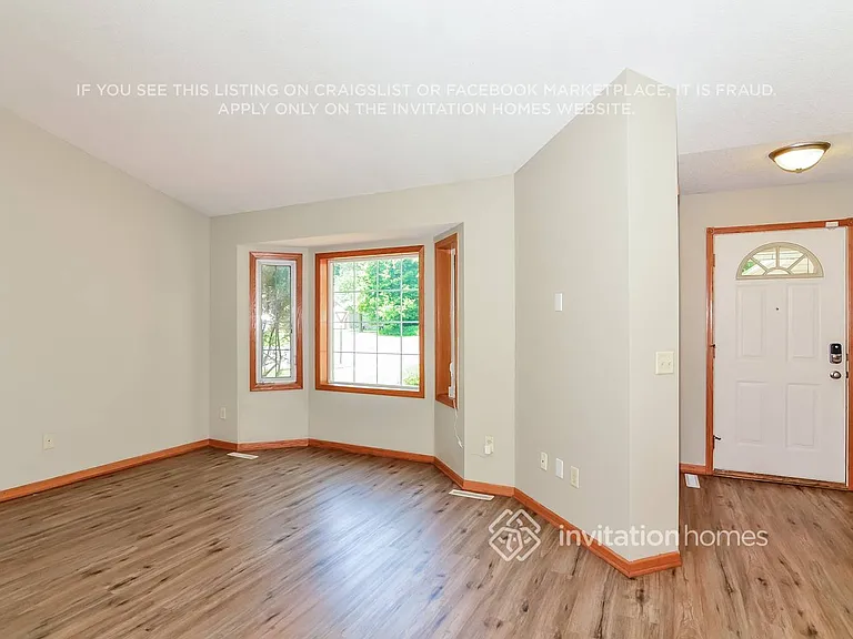 930 118th Ln NE — Photo 7
